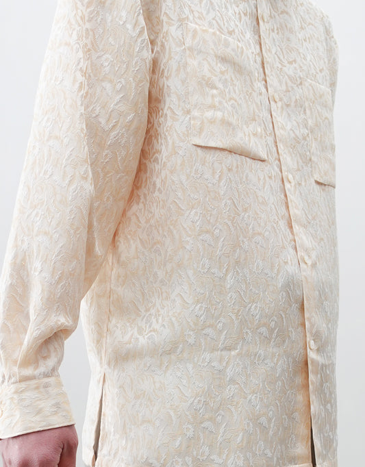 NEZU YO-HINTEN(根津洋品店) ジャガードシャツ ホワイト シルクのようなドレープ性 通販 184cm着用イメージ 生地アップ 凹凸 セレクトショップ VOUILLON