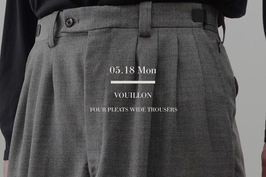 VOUILLON（ヴイヨン）マガジン「Four Pleats Wide Trousers Canonico Gray」のトップ画像。イタリア名門CANONICO（カノニコ）社の高級ウールを使用したグレーの4プリーツワイドパンツ。美しい光沢とドレープが際立つスタイリングカット。