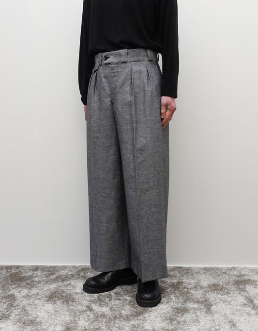 NEZU YO-HINTEN(根津洋品店) TANGO PANTS シャークスキン ブラック さらっとした肌触りで通年快適 通販 184cm着画 下半身 正面 セレクトショップ VOUILLON