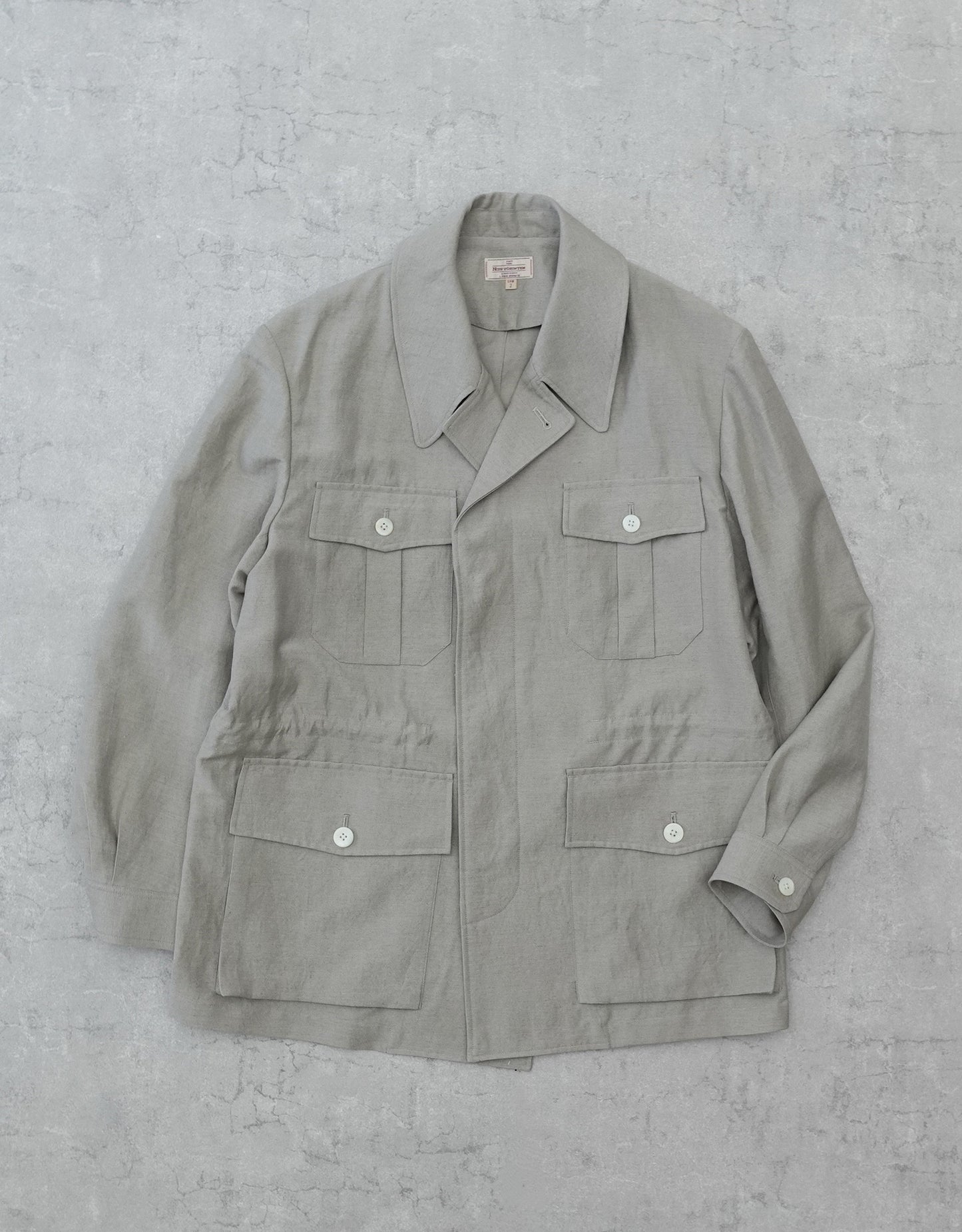 NEZU YO-HINTEN(根津洋品店) リネン ウール トロピカルジャケット ベージュよりのグレーカラー 上品で清涼感がある 通販 184cm着用イメージ 物撮り 正面 セレクトショップ VOUILLON