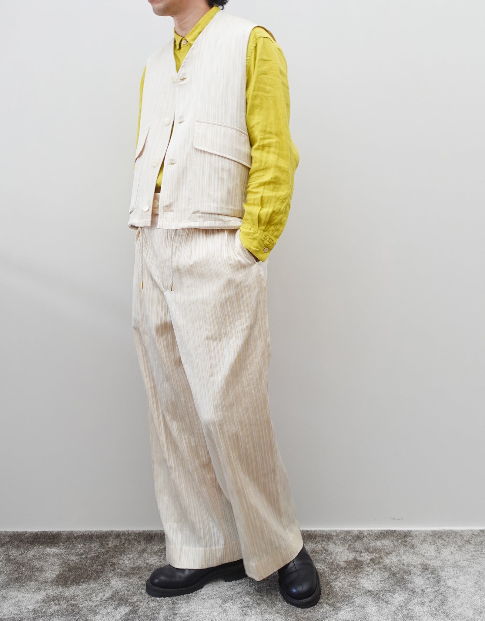 NEZU YO-HINTEN(根津洋品店) TANGO PANTS ワイドパンツ ジャガード ストライプ ホワイト ライトイエロー 通販 184cm着用イメージ セットアップ ベスト セレクトショップ VOUILLON