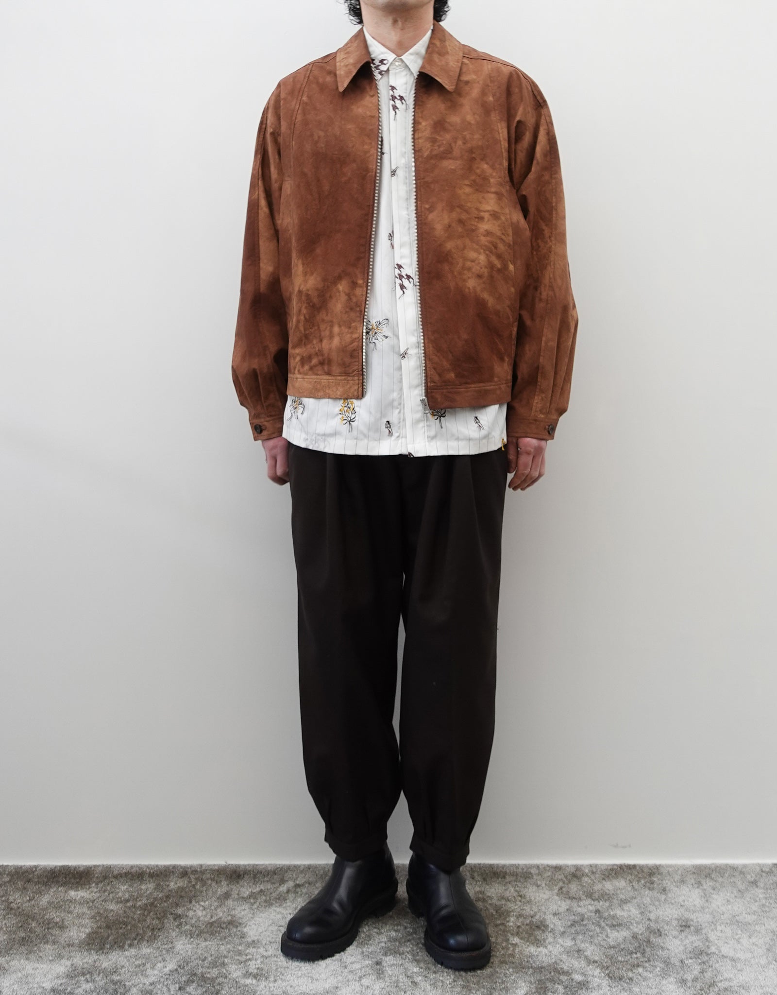 NEZU YO-HINTEN(根津洋品店) スーベニア刺繍半袖シャツ ホワイト ストライプ 通販 184cm着用イメージ 全身 スタイリング ワークジャケット セレクトショップ VOUILLON