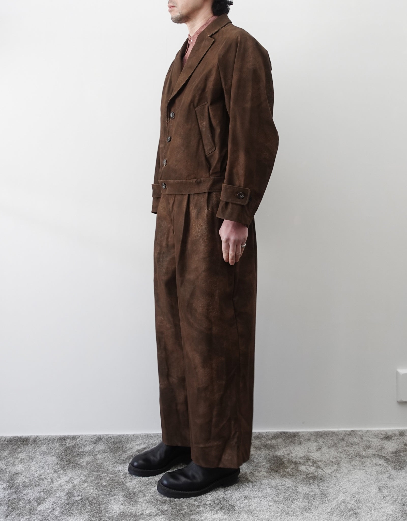 NEZU YO-HINTEN(根津洋品店) TANGO PANTS ワイドパンツ シンセティックレザー  スエード ブラウン 通販 184cm着用イメージ セットアップ ショートジャケット セレクトショップ VOUILLON