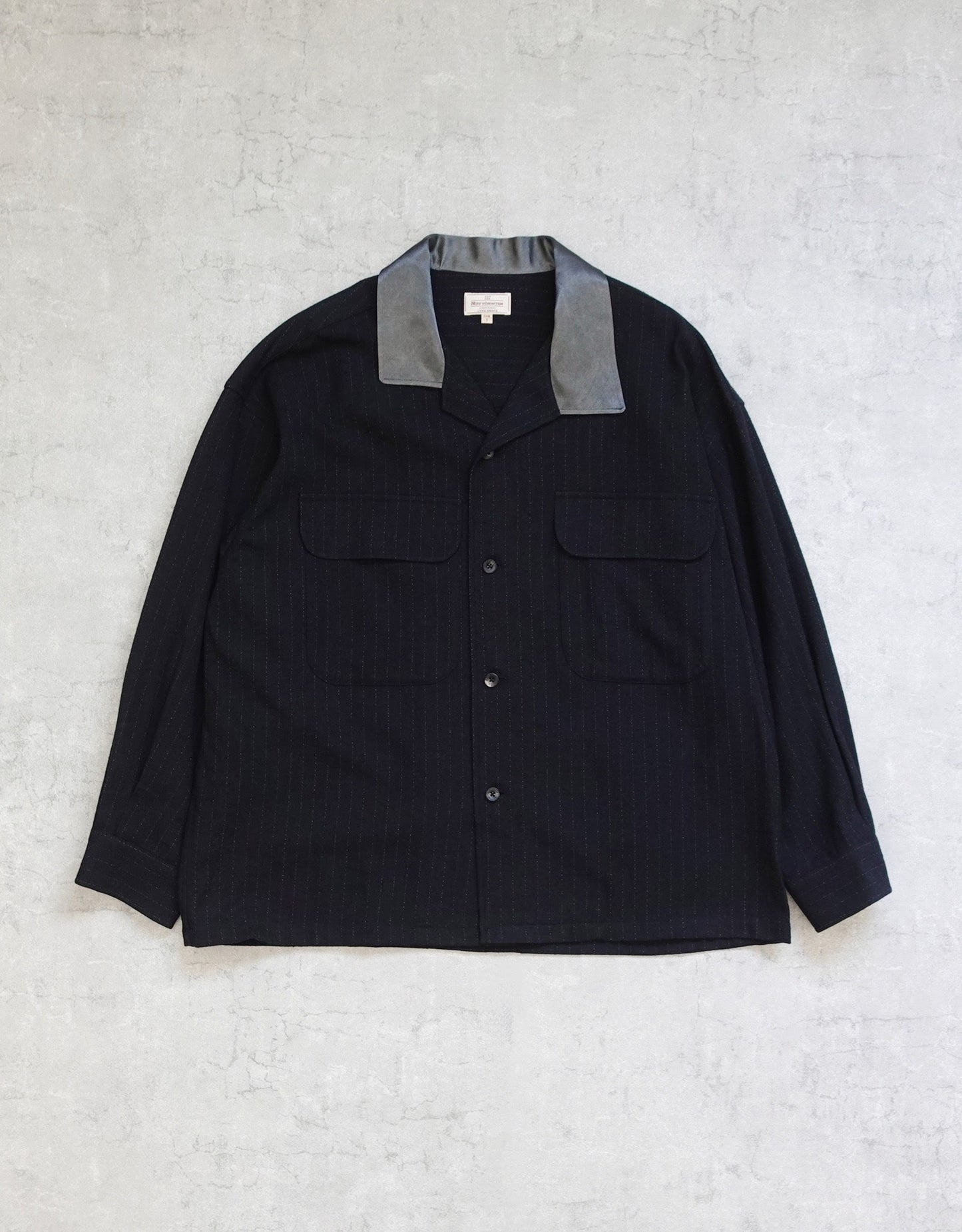 NEZU YO-HINTEN(根津洋品店) ウール シルク ボードシャツ ストライプ チャコール ストライプ ボックスシルエット 通販 物撮り 正面 セレクトショップ VOUILLON