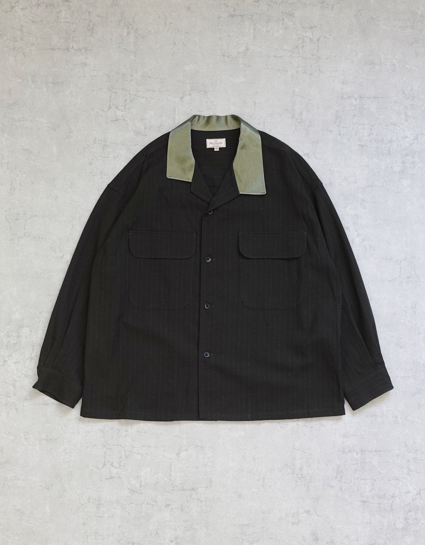 NEZU YO-HINTEN(根津洋品店) ウール シルク ボードシャツ ストライプ ダークカーキ ストライプ ボックスシルエット 通販 物撮り 正面 セレクトショップ VOUILLON