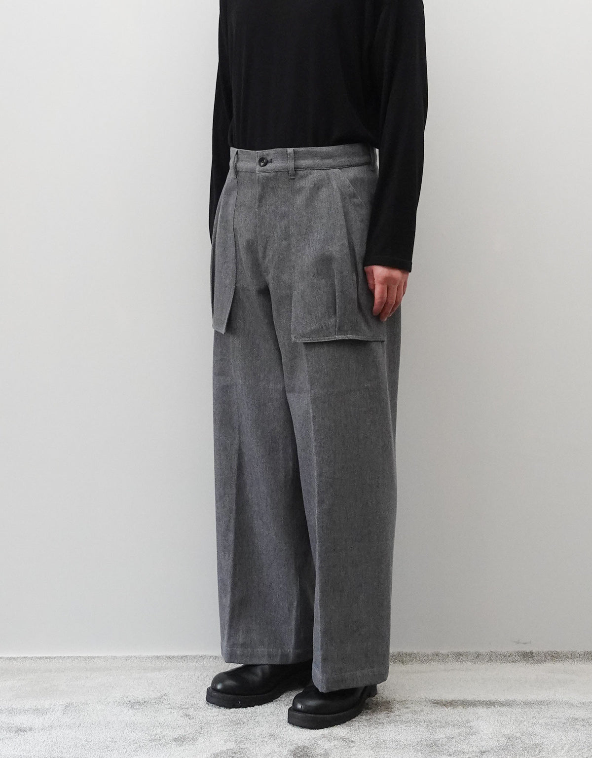 NEZU YO-HINTEN ウールコットン ワークパンツ GRAY 着用画像4