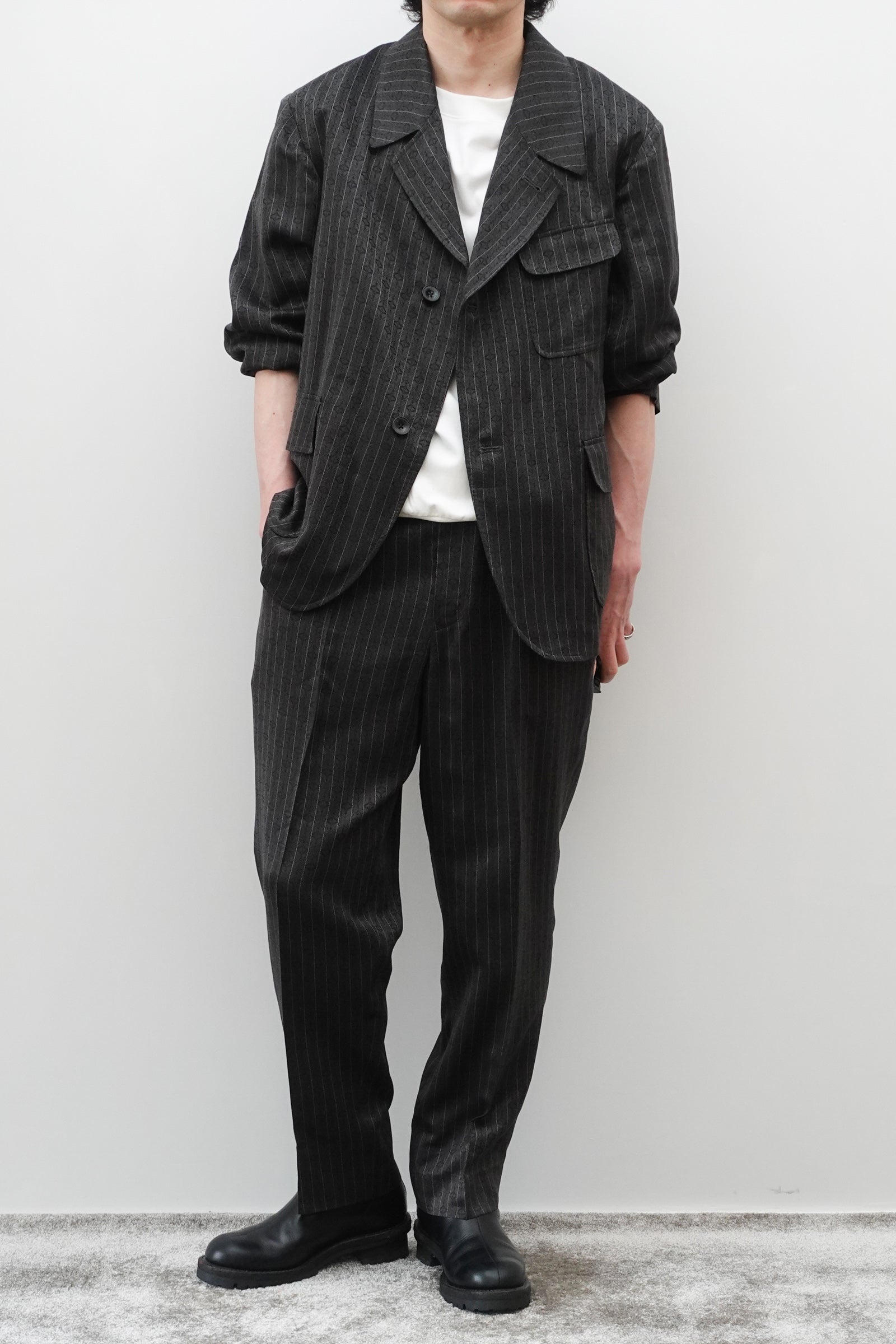 NEZU YO-HINTEN(根津洋品店) シルビアンジャケット ジャガード ストライプ ジャングルグリーン 通販 184cm着用イメージ 全身 正面 セットアップ 袖捲り セレクトショップ VOUILLON