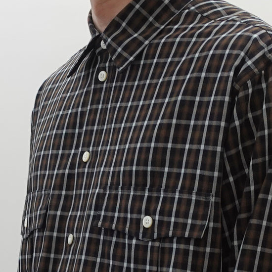 NEZU YO-HINTEN(根津洋品店) チェックシャツ サファリシャツデザイン リラックスフィット ブラウン 通販 184cm着用イメージ 上半身 動画 セレクトショップ VOUILLON