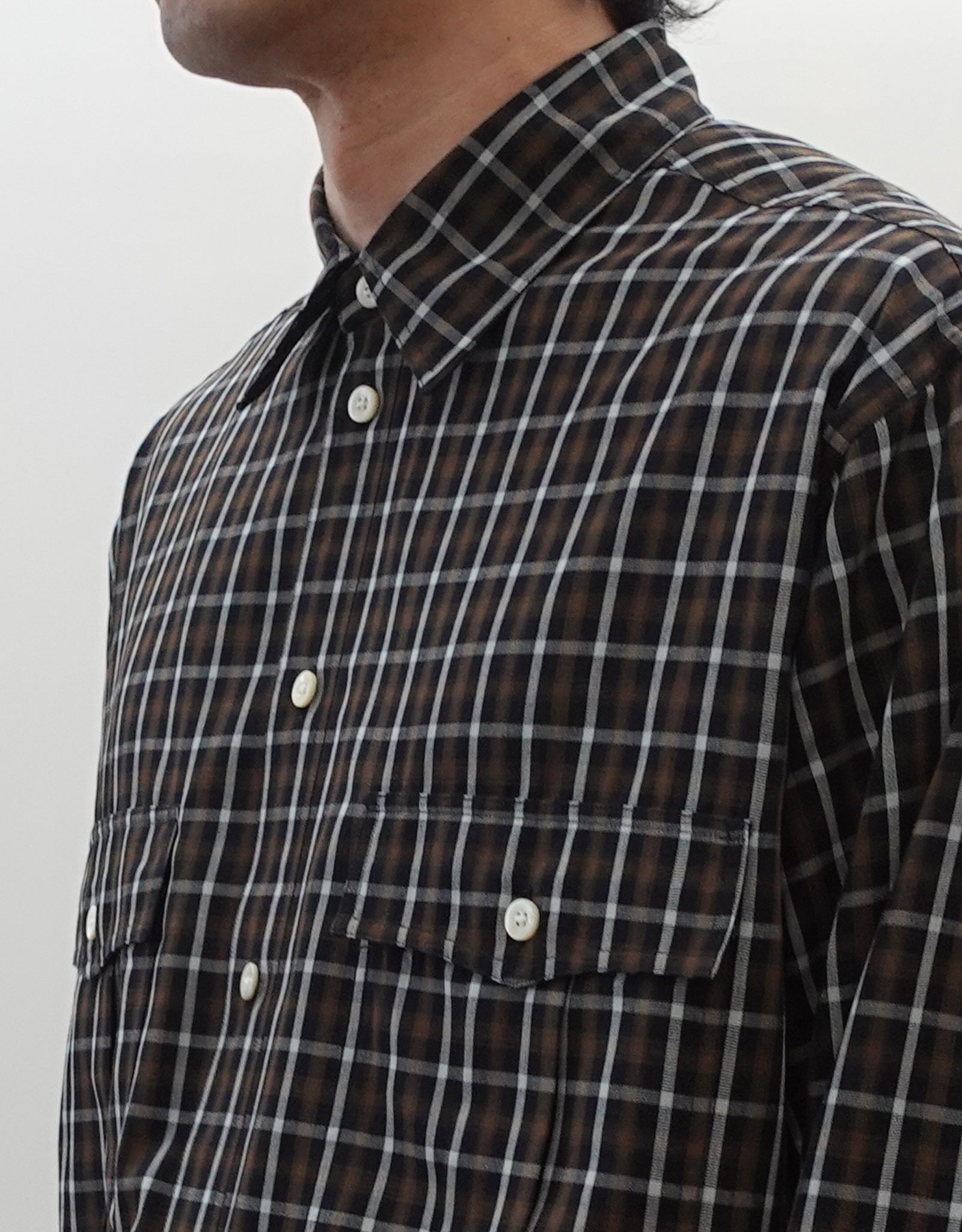 NEZU YO-HINTEN(根津洋品店) チェックシャツ サファリシャツデザイン リラックスフィット ブラウン 通販 184cm着用イメージ 上半身 動画 セレクトショップ VOUILLON