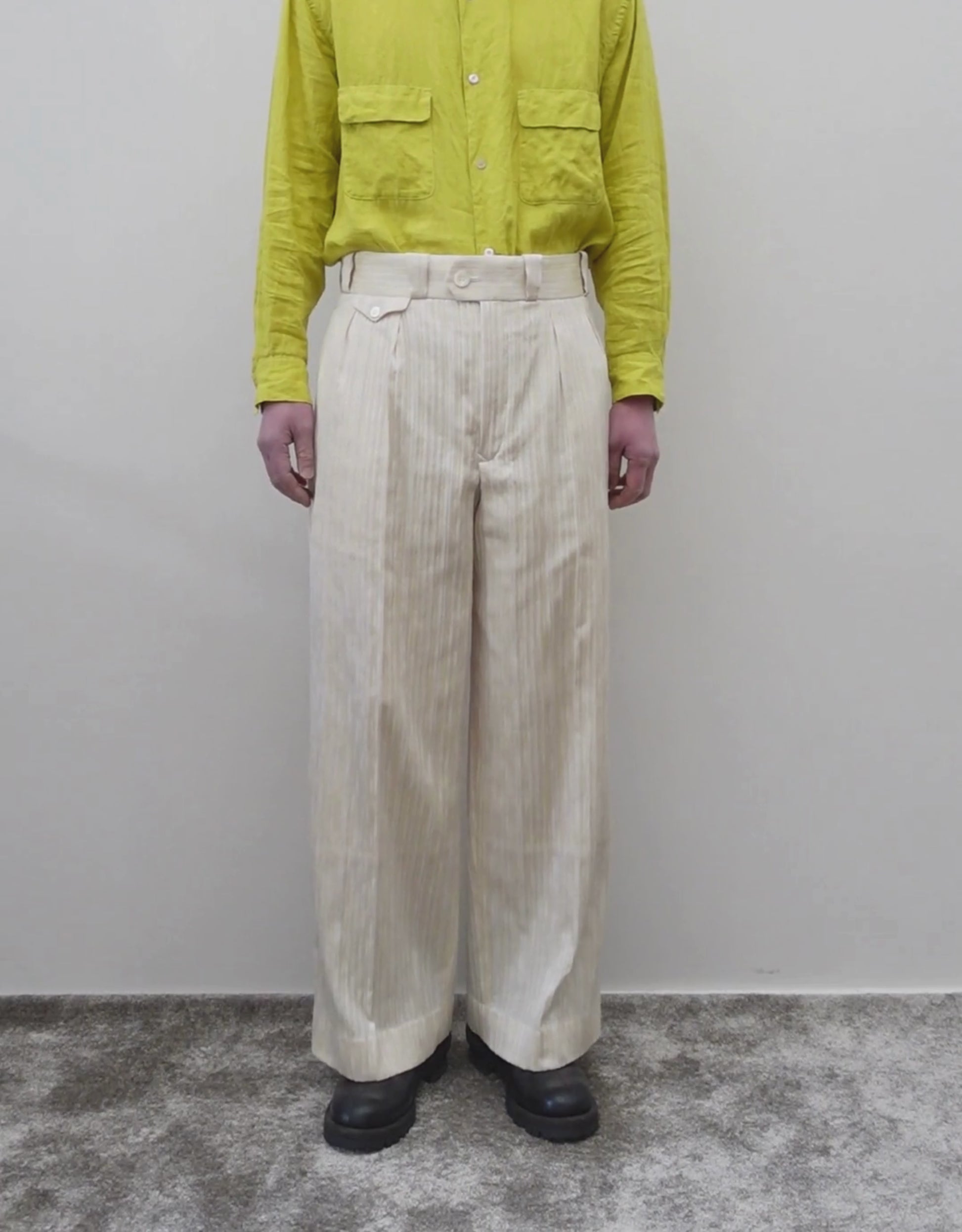 NEZU YO-HINTEN(根津洋品店) TANGO PANTS ワイドパンツ ジャガード ストライプ ホワイト ライトイエロー 通販 184cm着用イメージ 下半身 動画 セレクトショップ VOUILLON