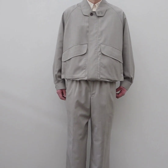 NEZU YO-HINTEN(根津洋品店) ハンティングブルゾン 梳毛ウール ライトベージュ 薄手でしなやかで高級感がある 通販 184cm着画  動画 セレクトショップ VOUILLON