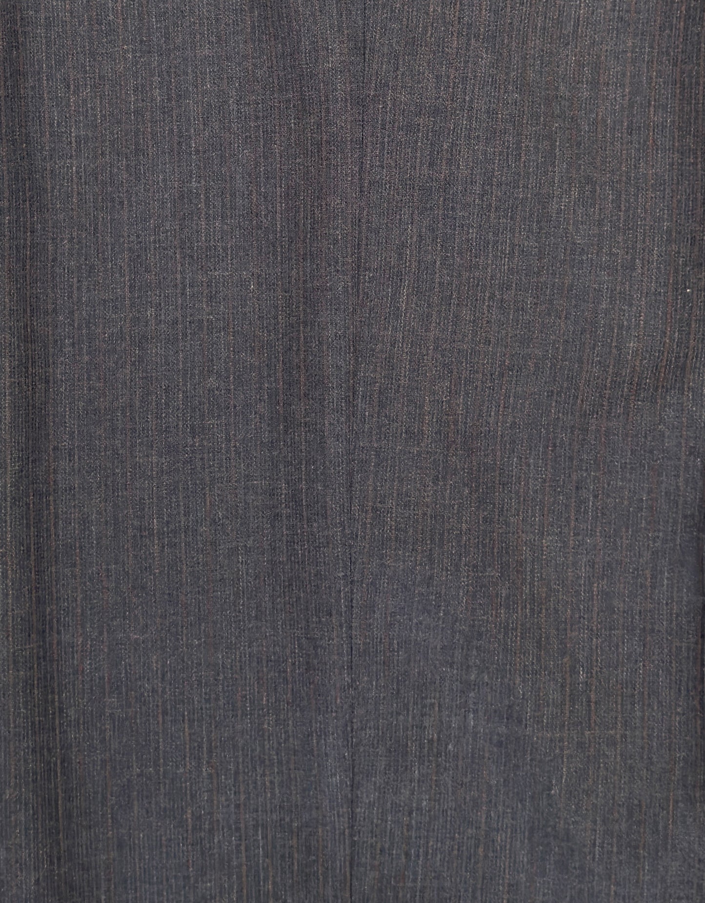 VOUILLON（ヴイヨン）のFour Pleats Wide Trousers - Gray Multi Stripe（4プリーツワイドトラウザーズ）。グレー地にマルチストライプを配した、4プリーツ仕様のワイドパンツ。ストライプによる脚長効果と立体的なシルエットが特徴。生地画像。
